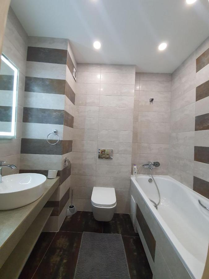 Avalon На Чорновола Apartman Lviv Kültér fotó