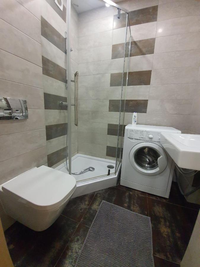Avalon На Чорновола Apartman Lviv Kültér fotó